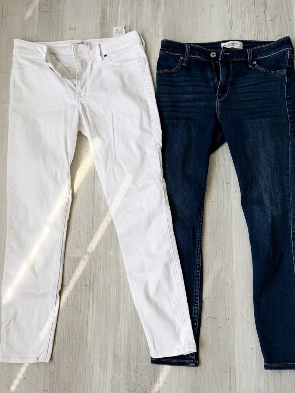 Abercrombie & Fitch White and Dark Blue Skinny Jeans Duo